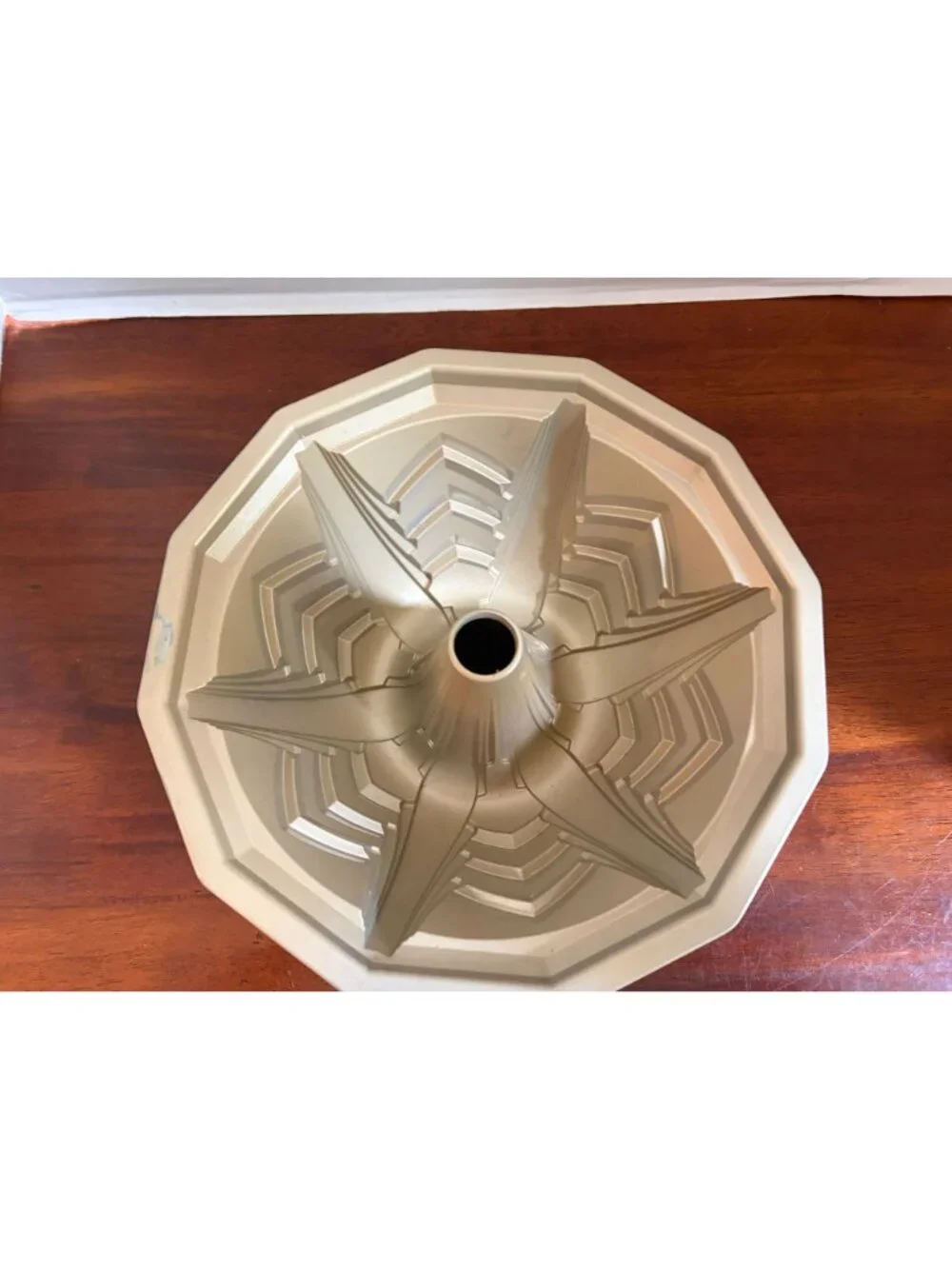 Nordic Ware Marquee Gold 10